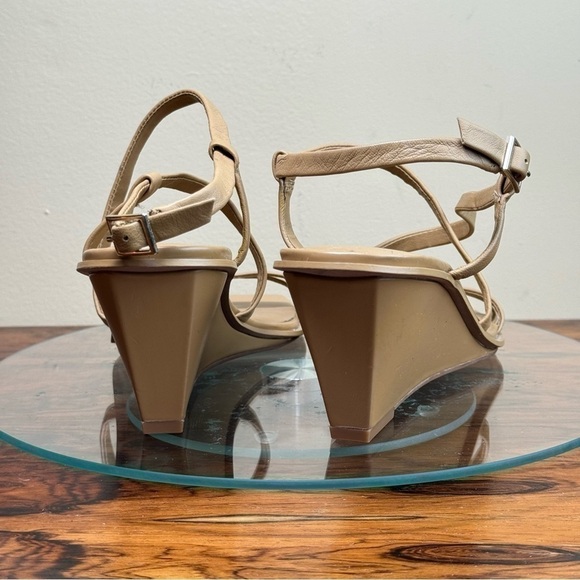 Caslon Paola Wedge Sandal in tan size 8.5 - Picture 9 of 14